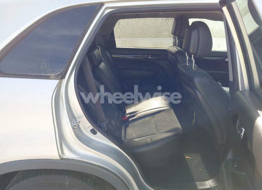 Photo 8 of 2011 Kia Sorento EX V6 (VIN 5XYKU4A20BG070261)