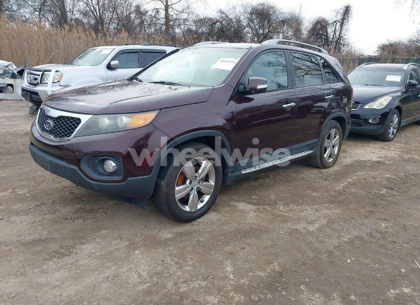 Photo 2 of 2012 Kia Sorento EX V6 (VIN 5XYKU4A20CG200895)