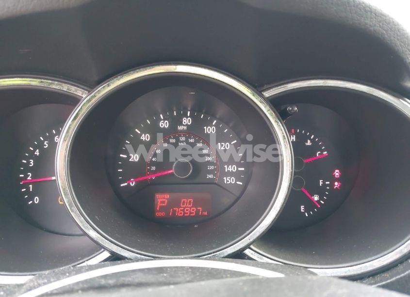 Photo 7 of 2012 Kia Sorento EX V6 (VIN 5XYKU4A20CG200895)