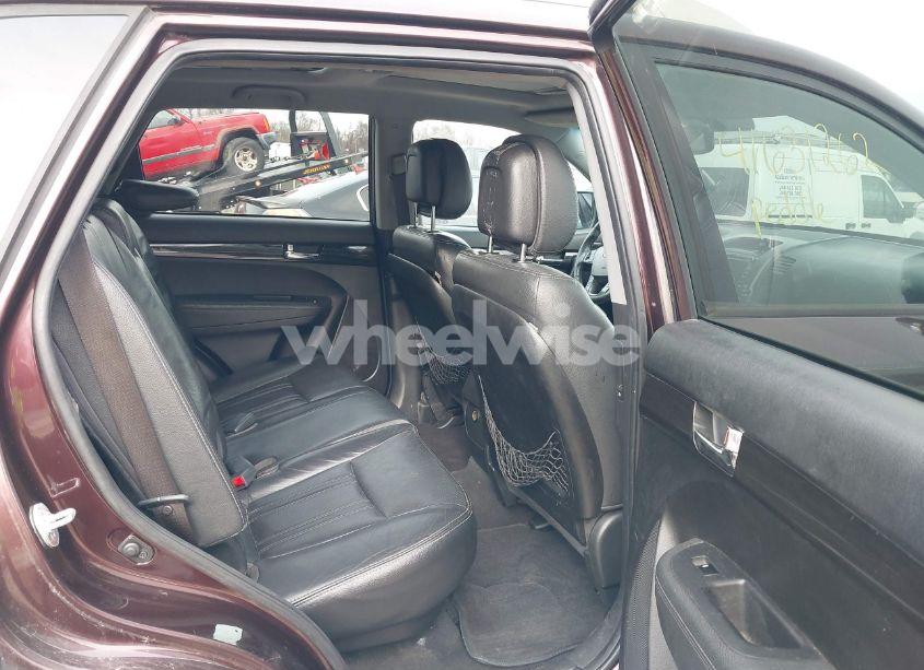 Photo 8 of 2012 Kia Sorento EX V6 (VIN 5XYKU4A20CG200895)