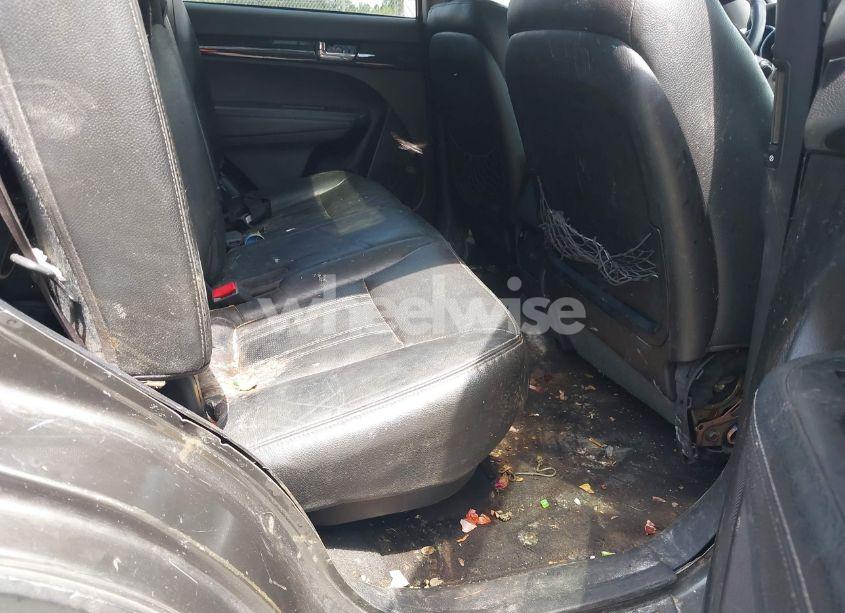 Photo 8 of 2012 Kia Sorento EX V6 (VIN 5XYKU4A20CG257775)