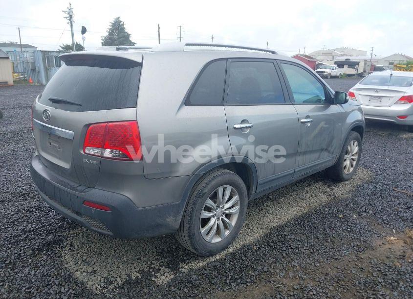 Photo 4 of 2011 Kia Sorento EX V6 (VIN 5XYKU4A21BG086324)