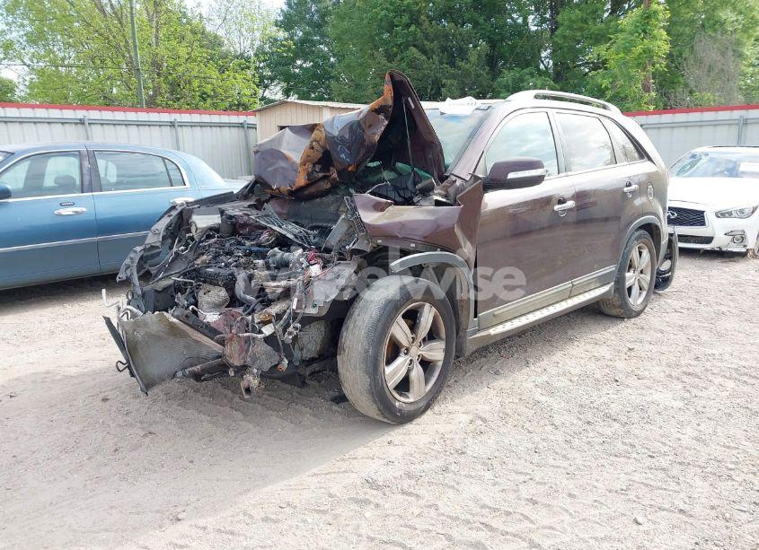 Photo 2 of 2012 Kia Sorento EX V6 (VIN 5XYKU4A21CG248227)