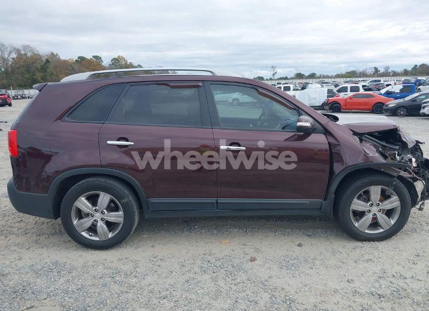 Photo 13 of 2013 Kia Sorento EX V6 (VIN 5XYKU4A21DG312753)