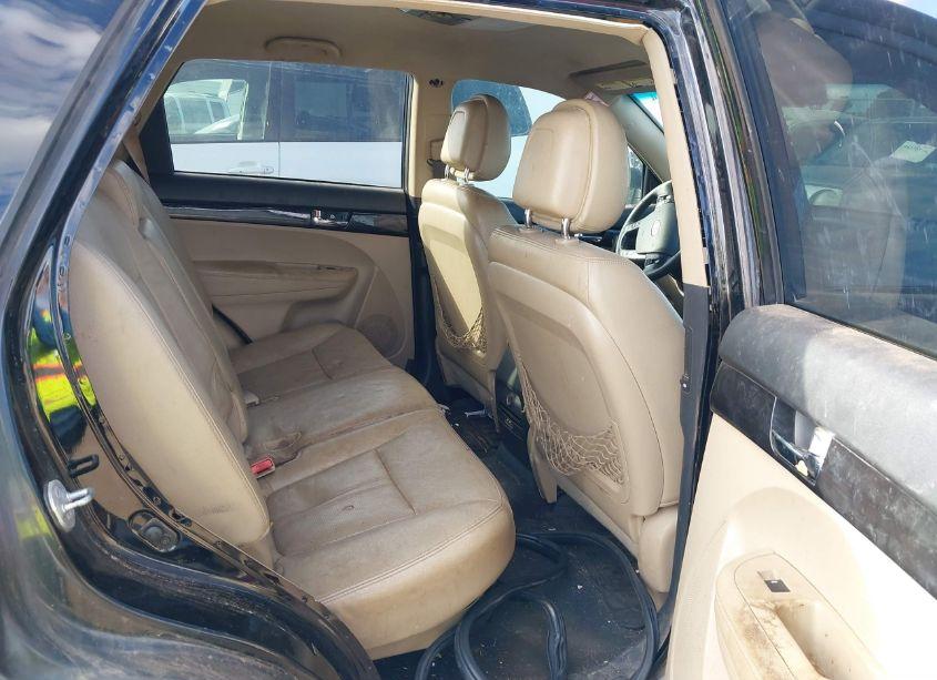 Photo 8 of 2011 Kia Sorento EX V6 (VIN 5XYKU4A22BG038329)