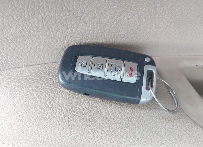 Photo 11 of 2011 Kia Sorento EX V6 (VIN 5XYKU4A22BG040727)