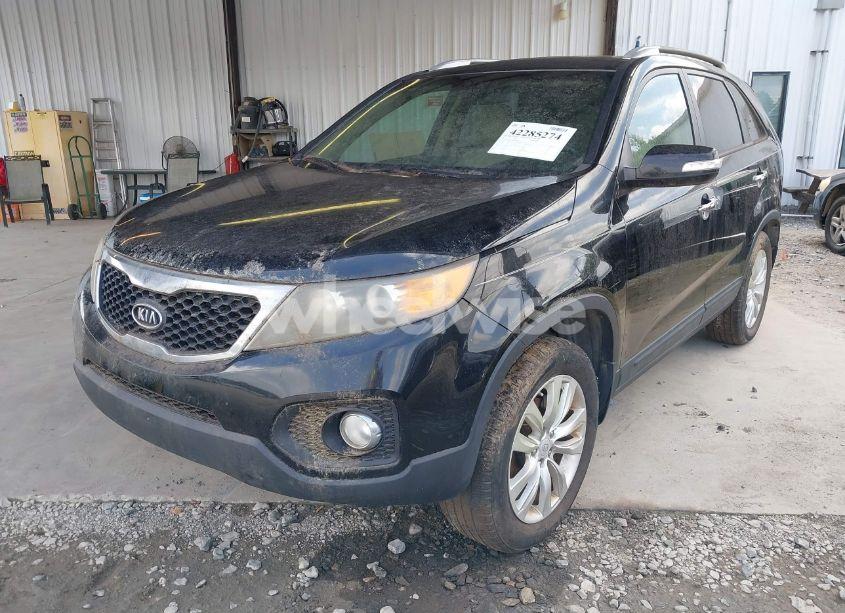Photo 2 of 2011 Kia Sorento EX V6 (VIN 5XYKU4A22BG040727)