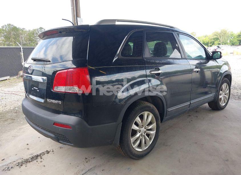 Photo 4 of 2011 Kia Sorento EX V6 (VIN 5XYKU4A22BG040727)