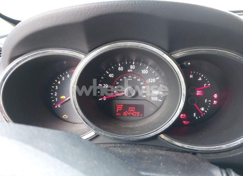 Photo 7 of 2011 Kia Sorento EX V6 (VIN 5XYKU4A22BG040727)