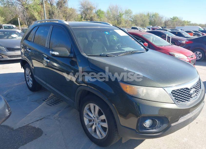 2011 Kia Sorento EX V6 (VIN 5XYKU4A22BG095372) main photo