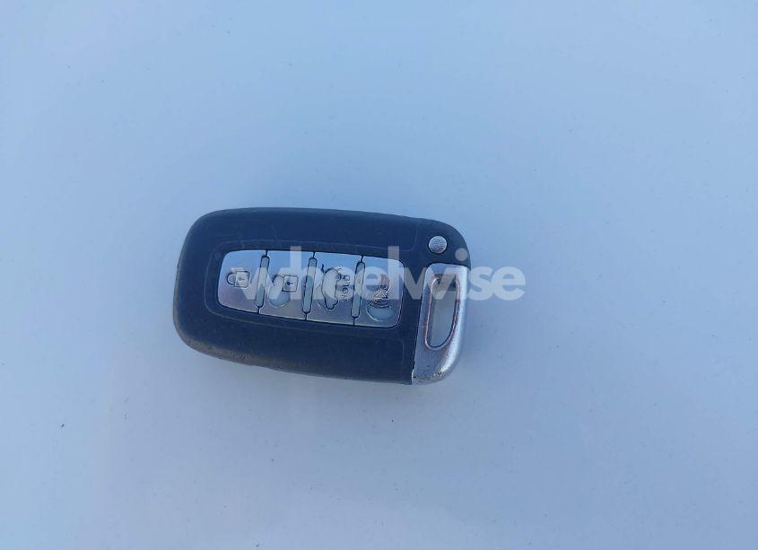 Photo 11 of 2011 Kia Sorento EX V6 (VIN 5XYKU4A22BG095372)