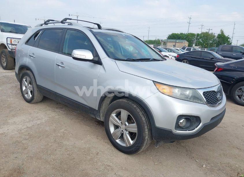2013 Kia Sorento EX V6 (VIN 5XYKU4A22DG413476) main photo