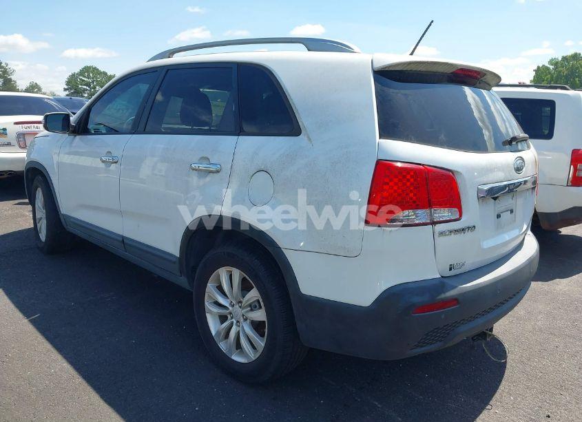 Photo 3 of 2011 Kia Sorento EX V6 (VIN 5XYKU4A23BG041627)