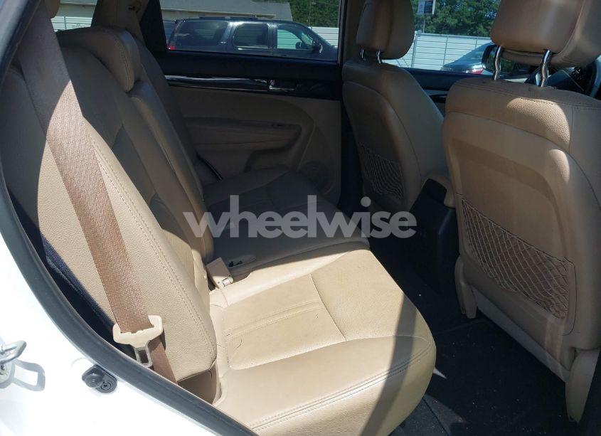 Photo 8 of 2011 Kia Sorento EX V6 (VIN 5XYKU4A23BG041627)