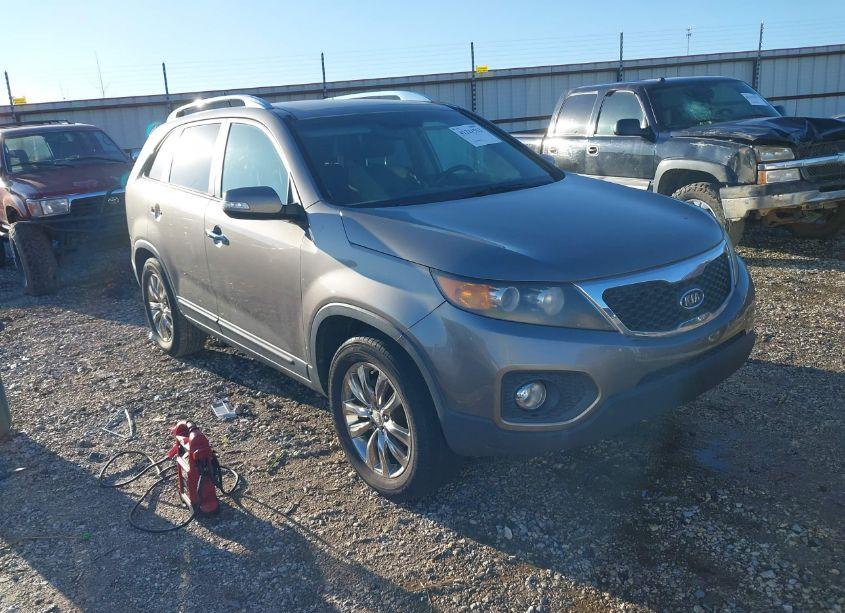 2011 Kia Sorento EX V6 (VIN 5XYKU4A23BG151335) main photo