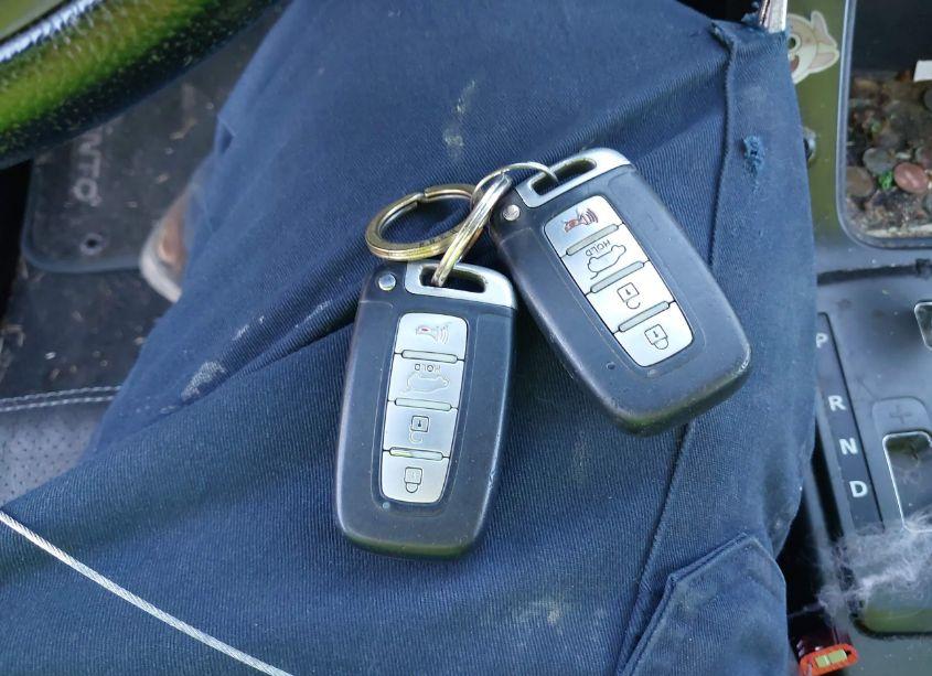 Photo 11 of 2011 Kia Sorento EX V6 (VIN 5XYKU4A23BG151335)