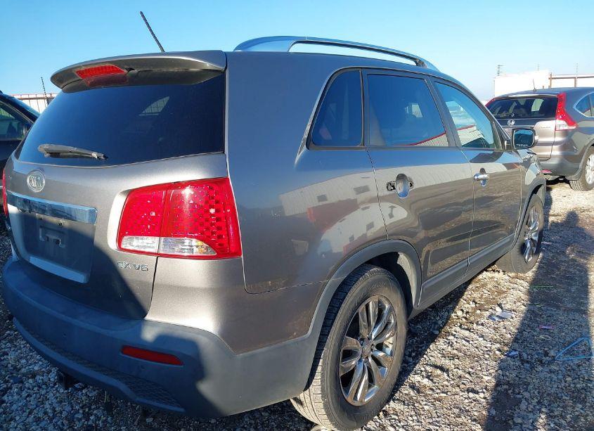 Photo 6 of 2011 Kia Sorento EX V6 (VIN 5XYKU4A23BG151335)