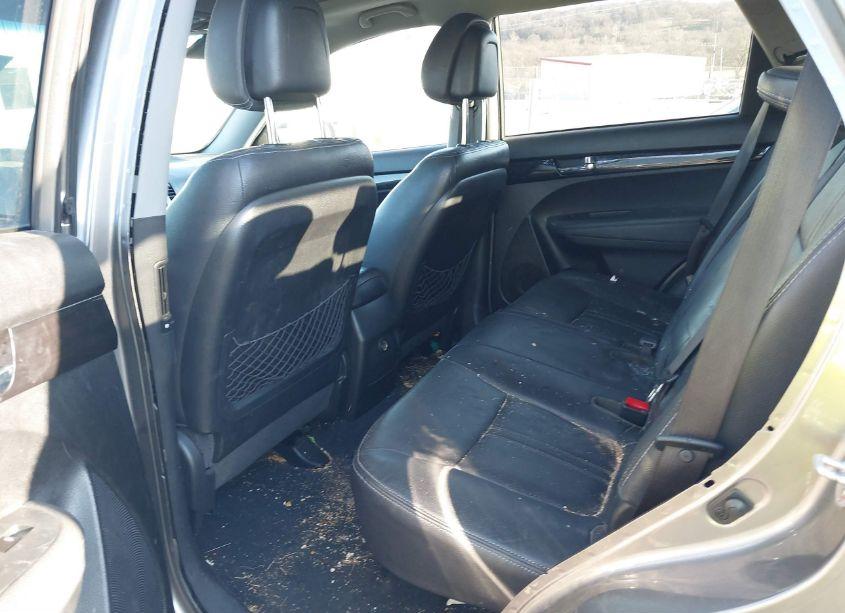 Photo 8 of 2011 Kia Sorento EX V6 (VIN 5XYKU4A23BG151335)