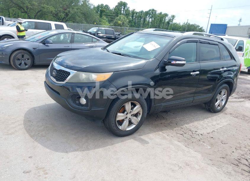 Photo 2 of 2012 Kia Sorento EX V6 (VIN 5XYKU4A23CG230182)
