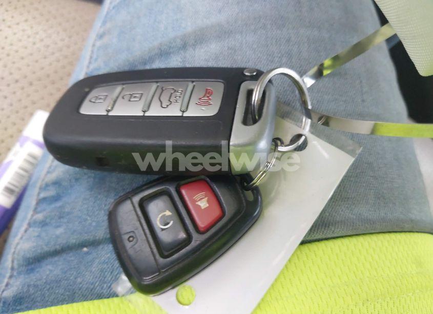 Photo 11 of 2012 Kia Sorento EX V6 (VIN 5XYKU4A23CG303020)