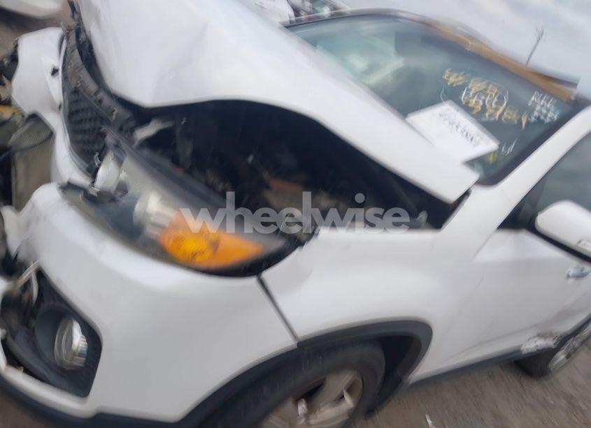 Photo 12 of 2012 Kia Sorento EX V6 (VIN 5XYKU4A23CG303020)