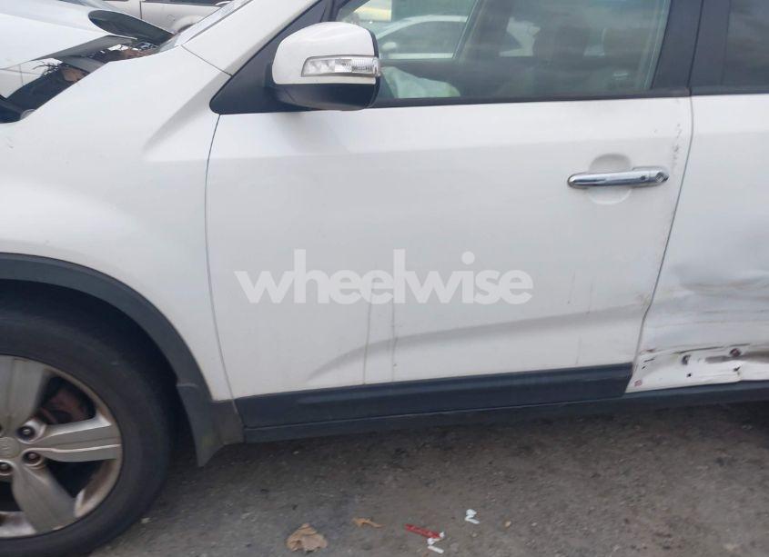 Photo 15 of 2012 Kia Sorento EX V6 (VIN 5XYKU4A23CG303020)