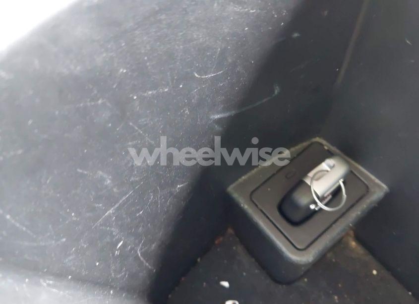 Photo 11 of 2011 Kia Sorento EX V6 (VIN 5XYKU4A24BG046075)