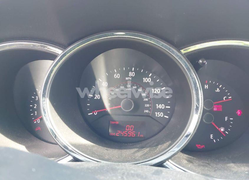 Photo 7 of 2011 Kia Sorento EX V6 (VIN 5XYKU4A24BG046075)