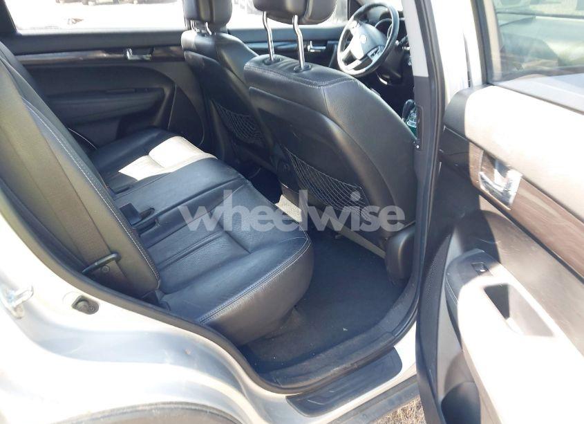 Photo 8 of 2011 Kia Sorento EX V6 (VIN 5XYKU4A24BG046075)