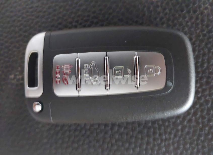 Photo 11 of 2011 Kia Sorento EX V6 (VIN 5XYKU4A24BG052376)