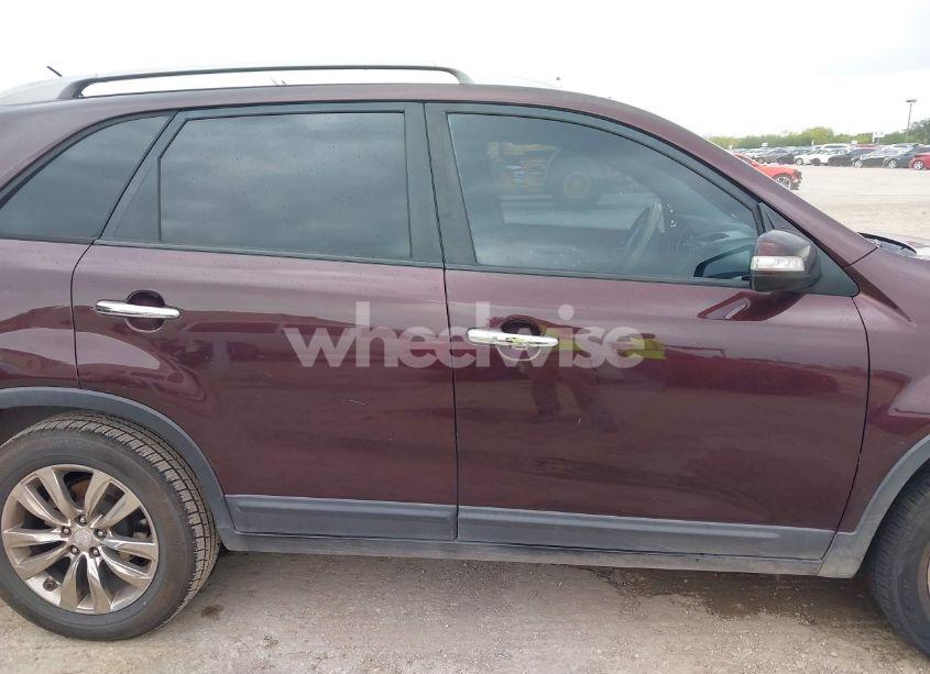 Photo 14 of 2011 Kia Sorento EX V6 (VIN 5XYKU4A24BG052376)