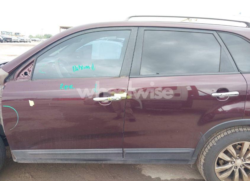 Photo 15 of 2011 Kia Sorento EX V6 (VIN 5XYKU4A24BG052376)