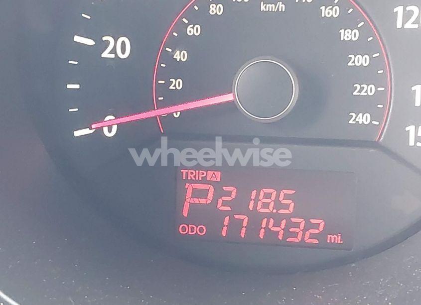 Photo 16 of 2011 Kia Sorento EX V6 (VIN 5XYKU4A24BG052376)