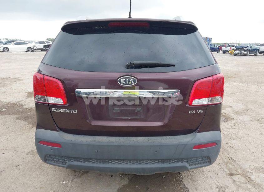 Photo 17 of 2011 Kia Sorento EX V6 (VIN 5XYKU4A24BG052376)