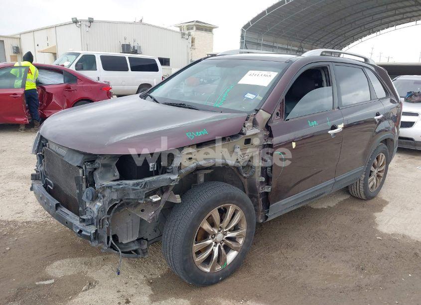 Photo 2 of 2011 Kia Sorento EX V6 (VIN 5XYKU4A24BG052376)