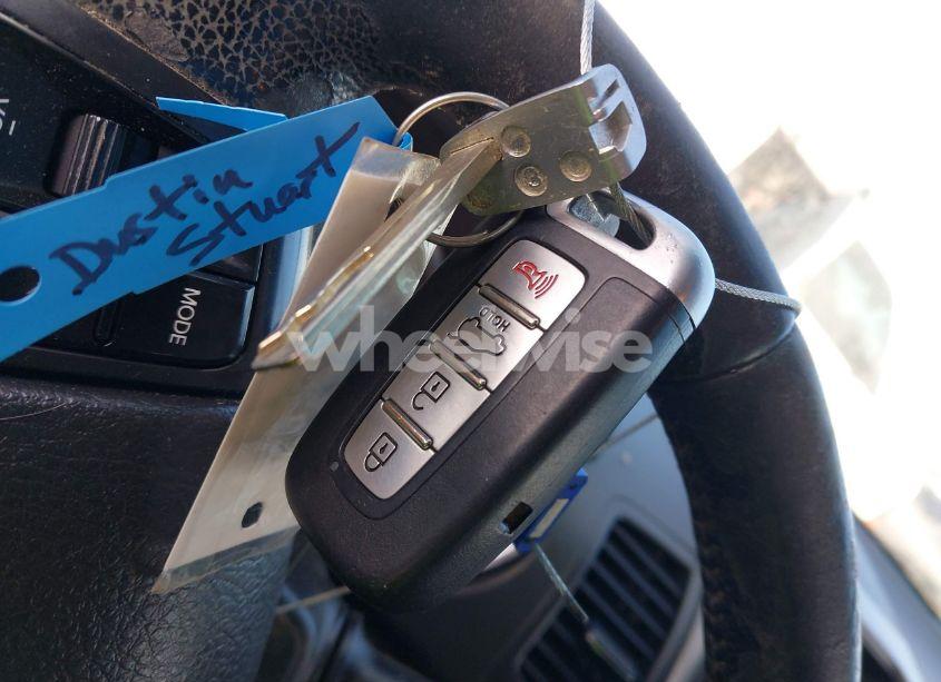 Photo 11 of 2011 Kia Sorento EX V6 (VIN 5XYKU4A24BG156981)