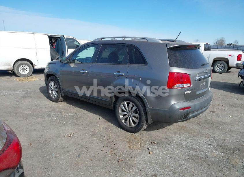 Photo 3 of 2011 Kia Sorento EX V6 (VIN 5XYKU4A24BG156981)