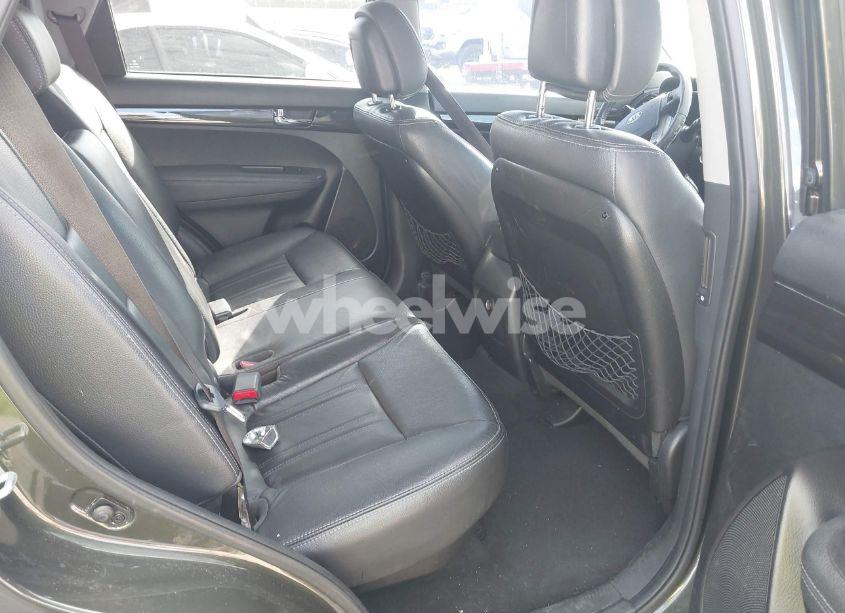 Photo 8 of 2013 Kia Sorento EX V6 (VIN 5XYKU4A24DG328932)
