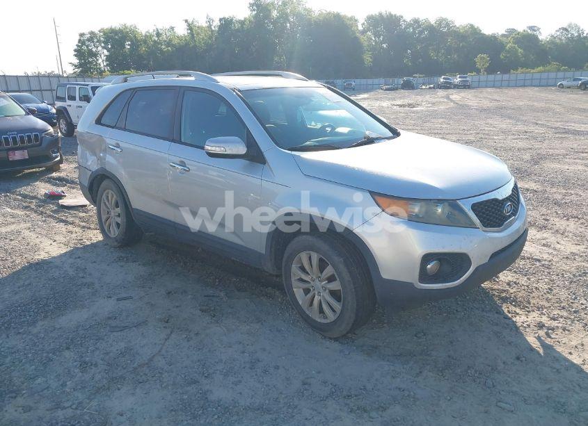 2011 Kia Sorento EX V6 (VIN 5XYKU4A25BG022240) main photo