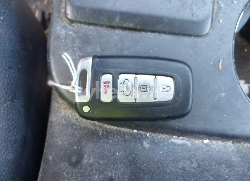 Photo 11 of 2011 Kia Sorento EX V6 (VIN 5XYKU4A25BG022240)