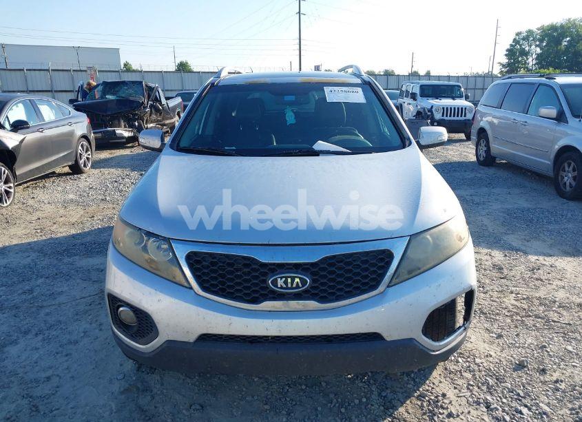 Photo 13 of 2011 Kia Sorento EX V6 (VIN 5XYKU4A25BG022240)