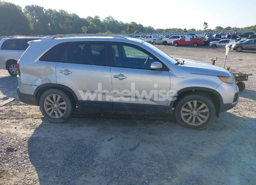 Photo 14 of 2011 Kia Sorento EX V6 (VIN 5XYKU4A25BG022240)