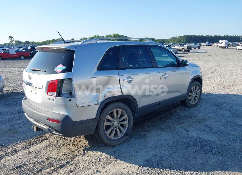 Photo 4 of 2011 Kia Sorento EX V6 (VIN 5XYKU4A25BG022240)
