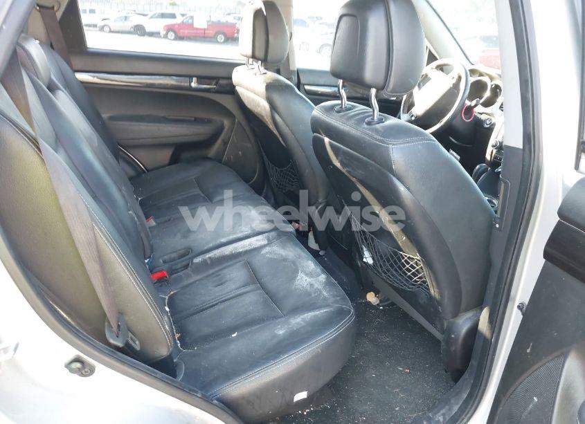 Photo 8 of 2011 Kia Sorento EX V6 (VIN 5XYKU4A25BG022240)