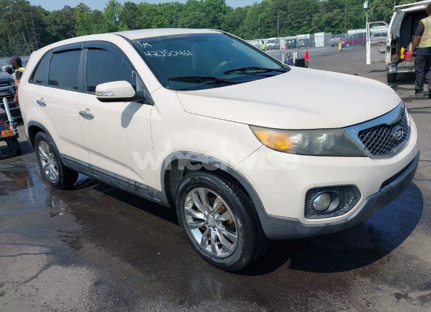 2011 Kia Sorento EX V6 (VIN 5XYKU4A25BG027552) main photo
