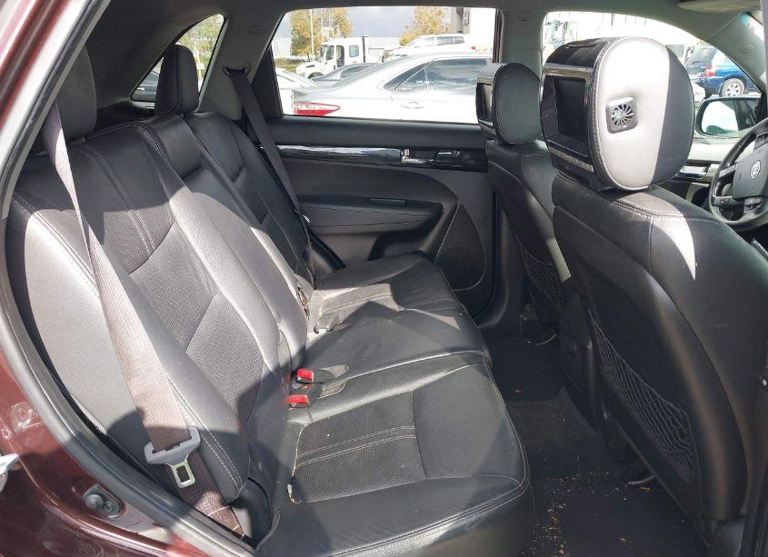 Photo 8 of 2011 Kia Sorento EX V6 (VIN 5XYKU4A25BG034923)