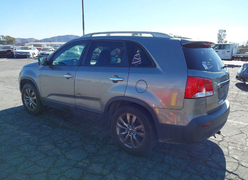 Photo 3 of 2011 Kia Sorento EX V6 (VIN 5XYKU4A25BG052872)