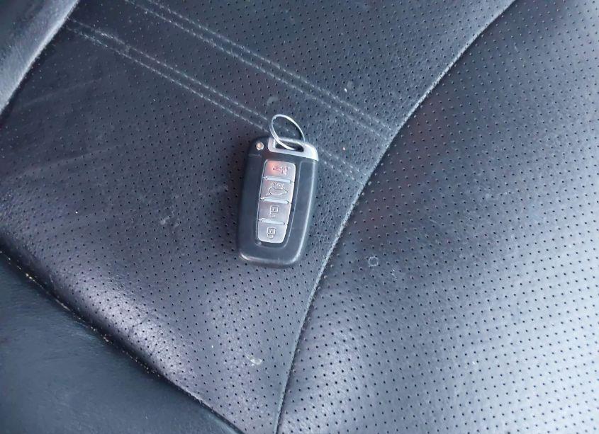 Photo 11 of 2011 Kia Sorento EX V6 (VIN 5XYKU4A25BG113721)