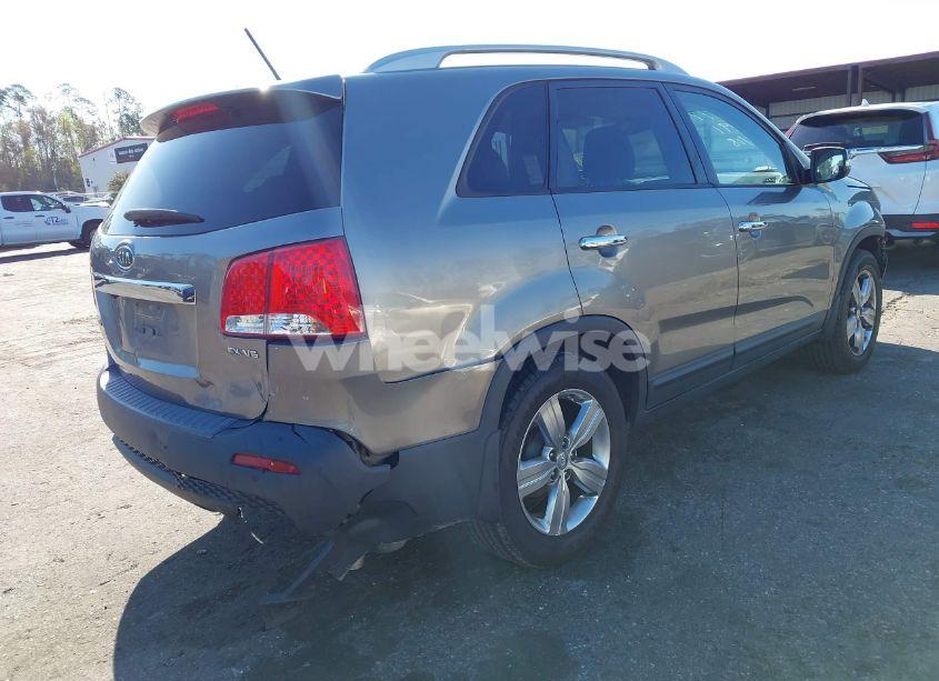 Photo 4 of 2012 Kia Sorento EX V6 (VIN 5XYKU4A25CG203291)