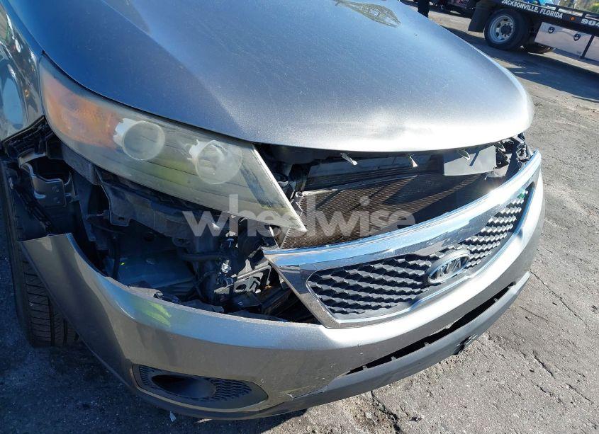 Photo 6 of 2012 Kia Sorento EX V6 (VIN 5XYKU4A25CG203291)